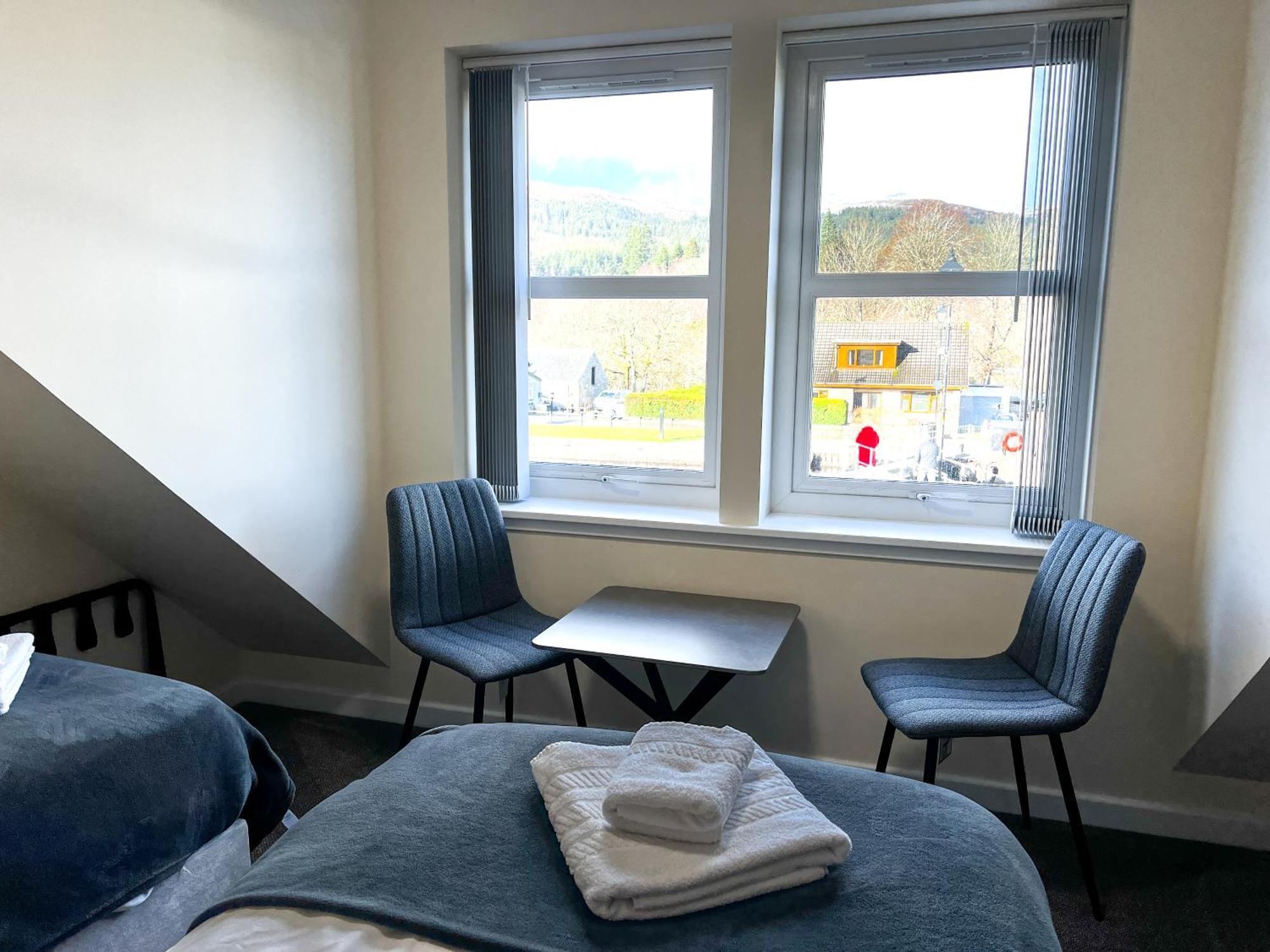 Loch Ness Gate House Hotel Fort Augustus Exterior photo
