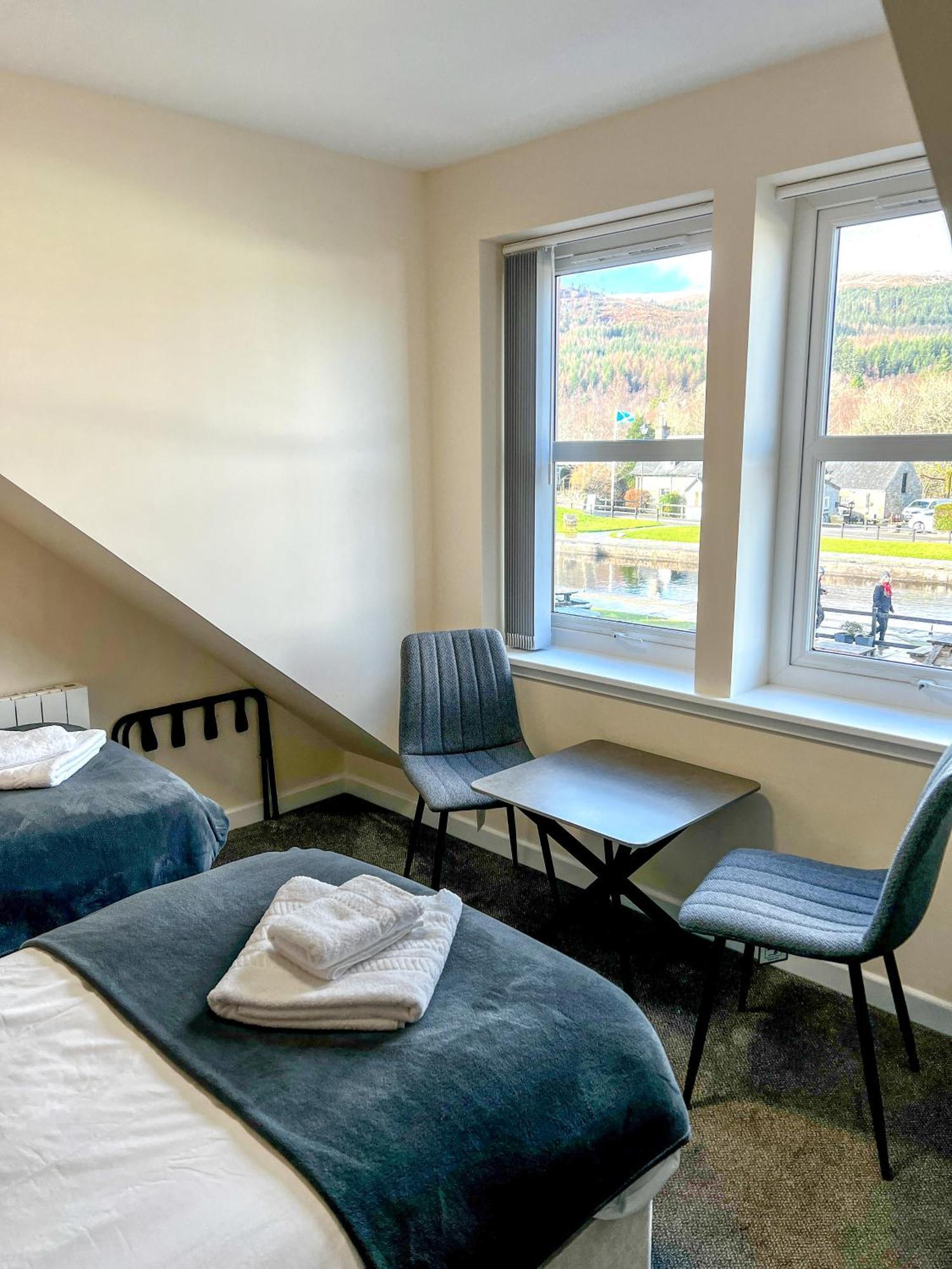 Loch Ness Gate House Hotel Fort Augustus Exterior photo